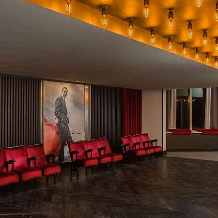 Radisson Red Hotel London Heathrow Interior foto