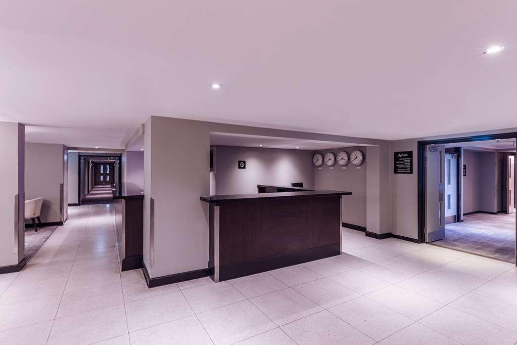 Radisson Red Hotel London Heathrow Restaurant foto