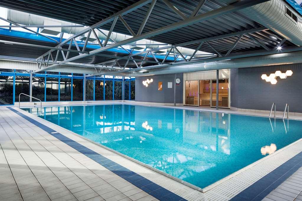 Radisson Red Hotel London Heathrow Exterior foto