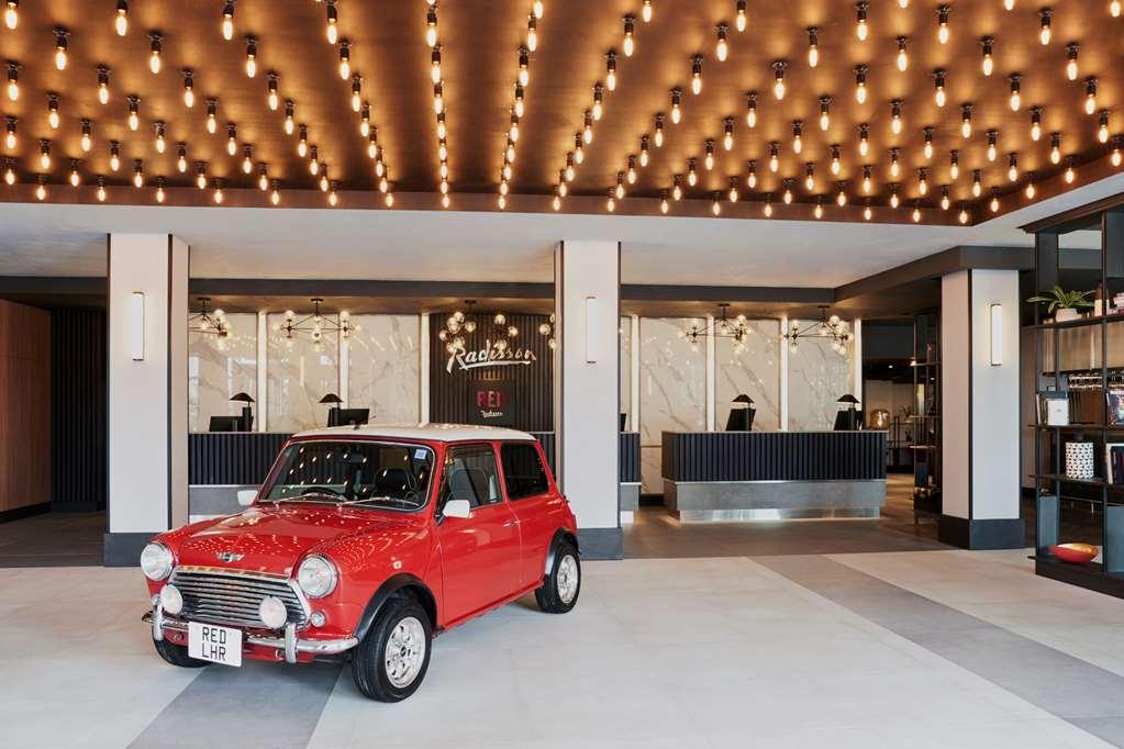 Radisson Red Hotel London Heathrow Interior foto